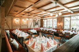 Schmankerlstube im Happinger Hof